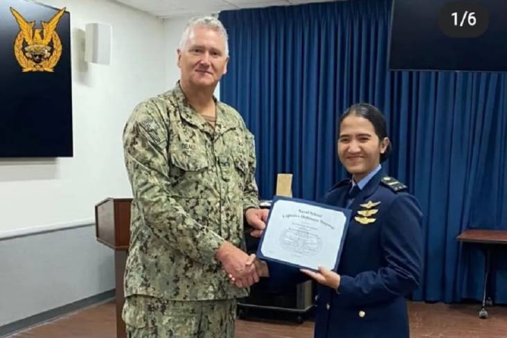 Hebat! Perwira Cantik TNI AU Ini Jadi Wanita Pertama Lulus NAVSCOLEOD Amerika Serikat