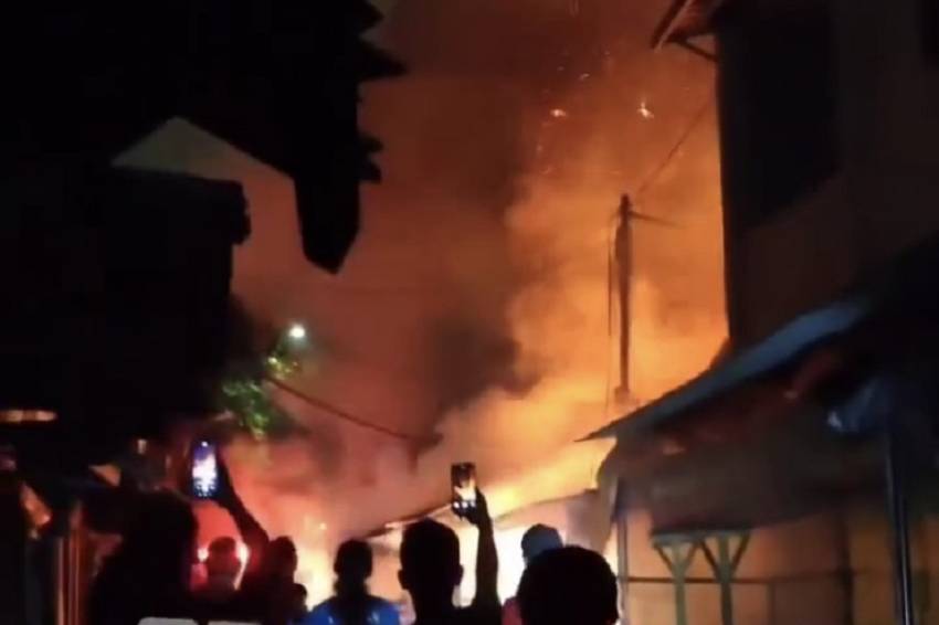 Kawasan Kuliner Pasar Lama Tangerang Kebakaran, 8 Ruko Ludes Dilalap Api