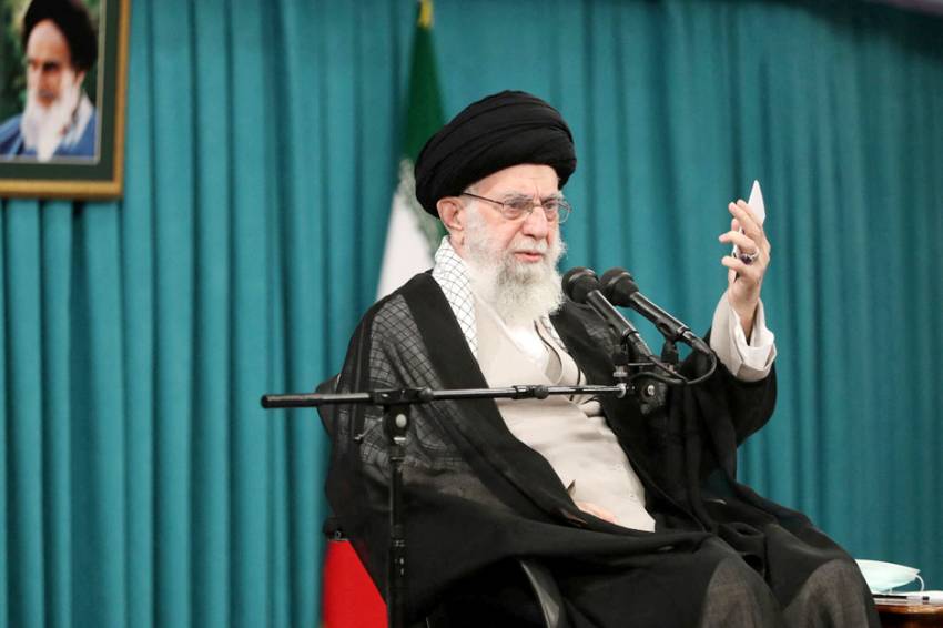 Berniat Normalisasi Hubungan dengan Israel, Khamenei Peringatkan Arab Saudi