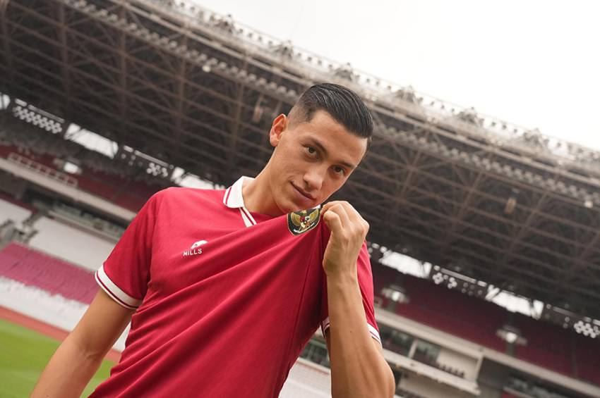 Jay Idzes Cari Tahu Sepak Bola Indonesia dari Marc Klok