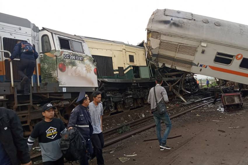 Kecelakaan KA Turangga dan Commuter Line Bandung Raya, KAI Minta Maaf