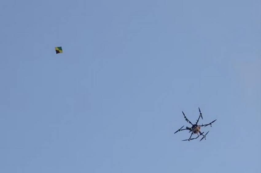 Creative!  Indian farmers find a way to combat drones and use kites