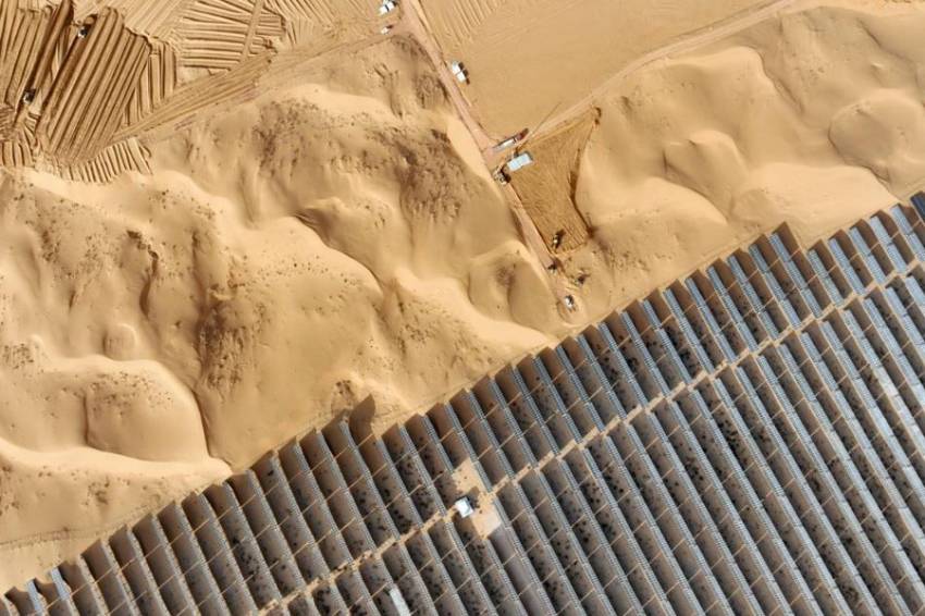 Pour créer de l’électricité bon marché, la Chine construit une centrale électrique géante dans le désert