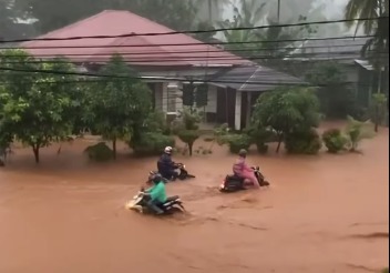 11 Kecamatan di Padang Terendam Banjir, Ratusan KK Mengungsi