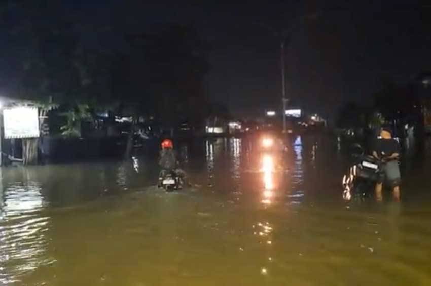 Malam Ini Semarang Masih Terendam Banjir, Kepung 49 Kelurahan di 8 Kecamatan