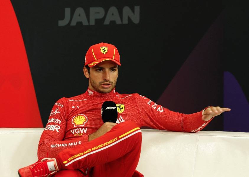 Tak Punya Tim untuk Formula 1 2025, Carlos Sainz Percepat Negosiasi