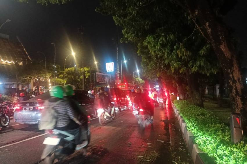 Jalan Raya Lenteng Agung Arah Kelapa Dua Macet, Mengular hingga Dekat Stasiun UP