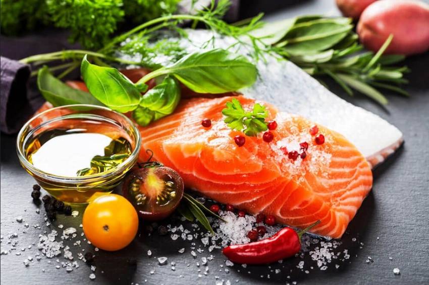 7 Makanan yang Manjur Atasi Asam Urat, dari Pisang hingga Salmon