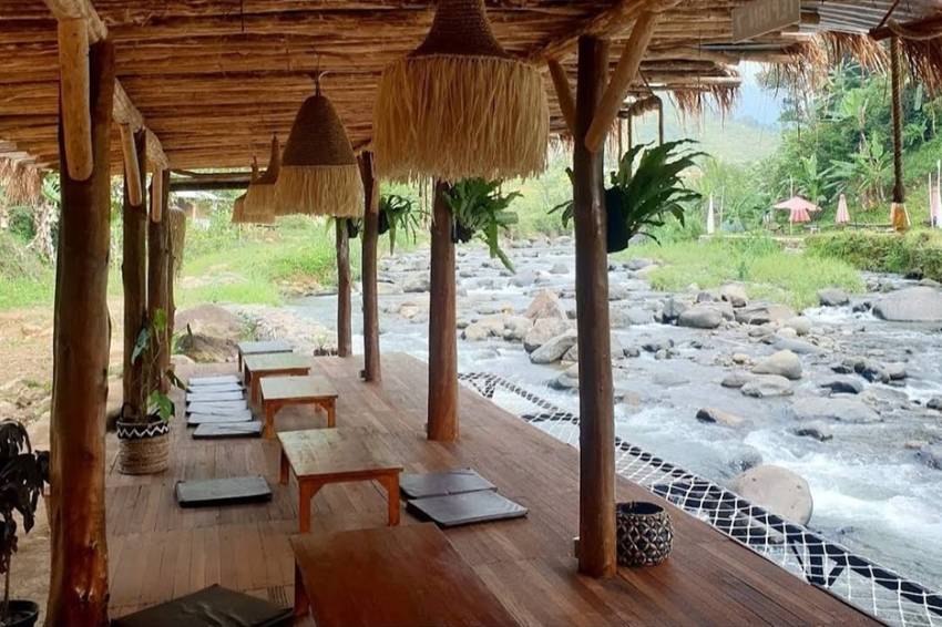 5 Rekomendasi Kafe di Sentul dengan View Gunung dan Sungai, Healing Santuy Sambil Kulineran