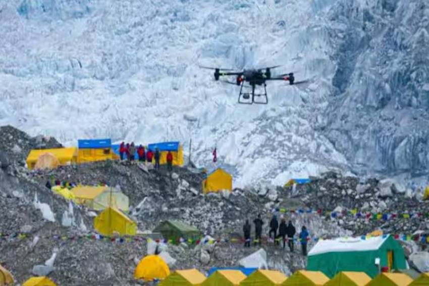 Ukir Sejarah, Drone China Terbang ke Puncak Everest