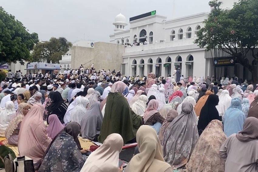 Ribuan Jemaah Salat Iduladha 2024 di Masjid Agung Al-Azhar Jakarta