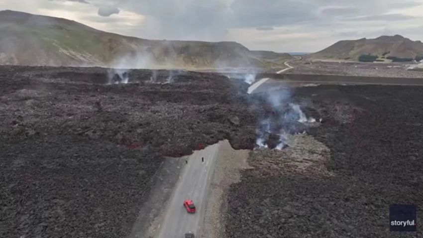 Viral Video Drone Perlihatkan Jalanan Islandia Hilang Ditelan Muntahan Lava