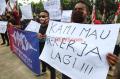 Kehilangan Mata Pencaharian Akibat PSBB Diperpanjang, Musisi Cafe Demo di Balai Kota