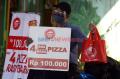 Bertahan di Masa Pandemi, Pizza Hut Jualan di Pinggir Jalan