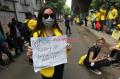 Massa Aksi Tolak Omnibus Law Jalan Kaki Menuju Istana Merdeka