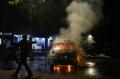 Demo Berakhir Ricuh, Mobil Ambulance Milik Partai Nasdem Makassar Dibakar