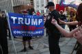 Meski Berhadapan, Aksi Pendukung Trump dan Biden Tetap Aman