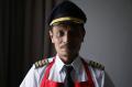 Bertahan di Masa Pendemi, Mantan Pilot Malaysia Buka Warung Makan