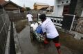 Jurnalis Peduli Salurkan Bantuan Sembako untuk Warga Terdampak Pandemi di Pulau Panjang
