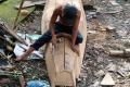 Melihat Pembuatan Perahu Kayu Bangkirai di Gunung Anyar Surabaya