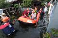 Relawan MRI-ACT Jateng Berjibaku Menembus Wilayah Terparah Banjir Semarang