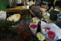 Terdampak Covid-19, Penjualan Bunga di Pasar Rawa Belong Merosot Tajam