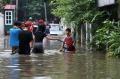 Banjir Kepung Permukiman Warga Kampung Makasar