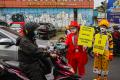Aksi Badut Turun ke Jalan Ajak Masyarakat Patuhi Protokol Kesehatan