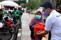 Bank BTN Bagikan Sembako Kepada Warga Terdampak Pandemi