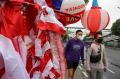 Jelang HUT RI, Pedagang Bendera Mulai Ramai di Jakarta