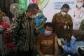 Vaksinasi Covid-19 Pekerja di Tangerang Selatan