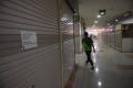 Dampak Pandemi Berkepanjangan, Kios-kios di ITC Roxy Mas Dilelang
