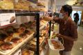 Semarakkan Dunia Kuliner, Produsen Kue Asal Malang Ekspansi di Kota Surabaya