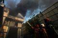 Api Melalap Pabrik Manekin di Surabaya