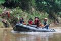 Aktivis Lingkungan Susur Sungai Ciliwung untuk Edukasi Masyarakat
