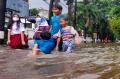 Banjir Kepung Ruas Jalan di Jakarta Selatan