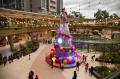 Pohon Natal Setinggi 12 Meter Hiasi Pusat Perbelanjaan di Medan