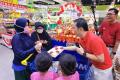 Meriahkan Kemerdekan RI ke-78, Hypermart Gelar Mini Donat Terpanjang di Seluruh Tokonya