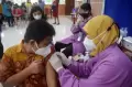 Antusiasme Siswa SD di Semarang Ikuti Vaksinasi Dosis Kedua Jelang PTM 100 Persen