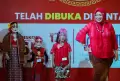 Fashion Show Ibu dan Anak Meriahkan Tahun Baru Imlek di Mall