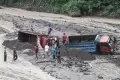 Puluhan Truk Terjebak Banjir Lahar Gunung Merapi