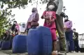 Tuntut Air Minum Layak, Warga Muara Angke Gelar Aksi Bawa Jerigen di Balai Kota Jakarta