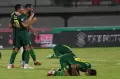 Gol Tunggal Samsul Arif Antar Kemenangan Persebaya Atas Arema FC