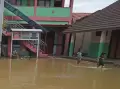 Banjir Rendam Gedung Sekolah Dasar Negeri Karangantu Serang