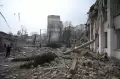 Serangan Militer Rusia Hancurkan Gedung Sekolah di Kota Zhytomyr