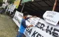 Warga Protes Pengambilalihan Pengelolaan Lapak Kuliner Hertasning