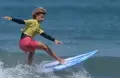 Aksi Memukau Peselancar Wanita di Womens Open Liga Surfing Indonesia