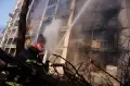 Kiev Membara, Gedung Apartemen Terbakar Akibat Gempuran Rusia