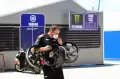 Kesibukan Kru Balap di Paddock Sirkuit Mandalika Jelang MotoGP 2022