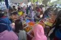 Jelang Berbuka Puasa, Warga Padati Pasar Pabukoan Padang